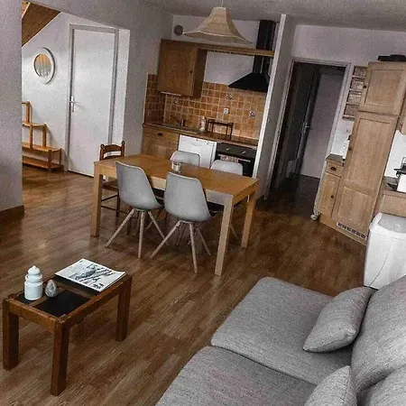 Cosy 50m From Slopes 6 People Apartment
